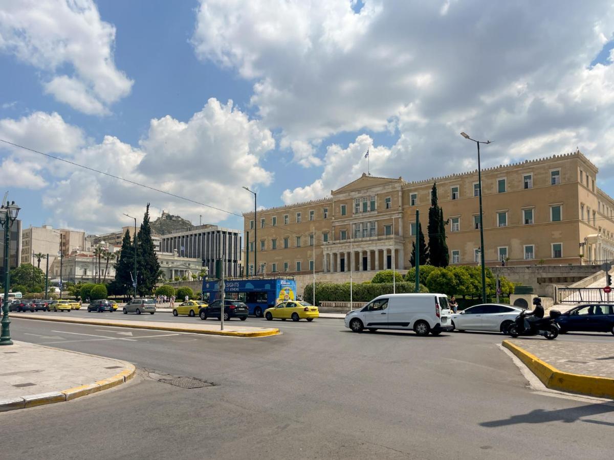 Athens Central Studio In Front Of Syntagma Metro Exterior photo